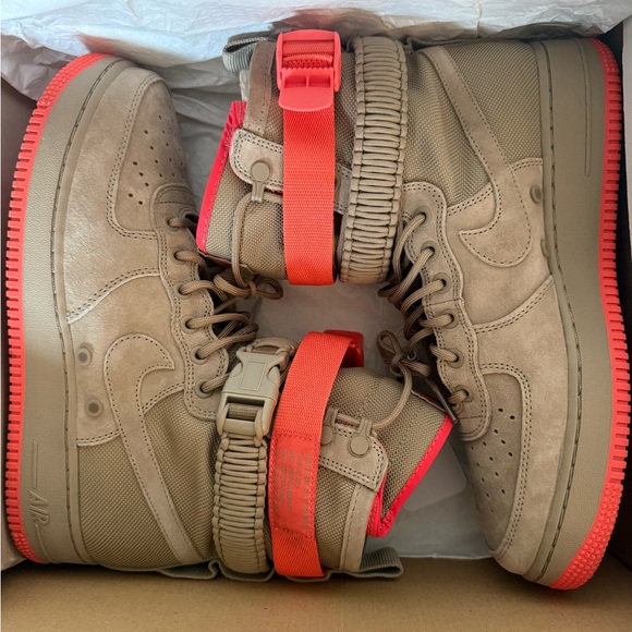 Nike UNISEX 🇺🇸SF AF1 High-Top Sneakers - Picture 2 of 14